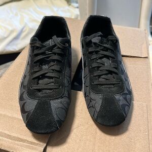 Coach shoes black.